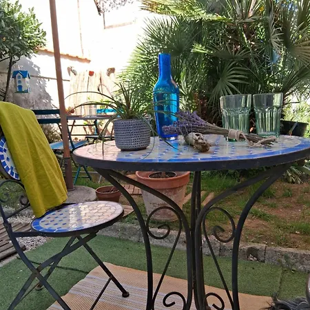 Petite Maison Fourasine à 5mn Des Plages Et Du Centre Casa de Férias *